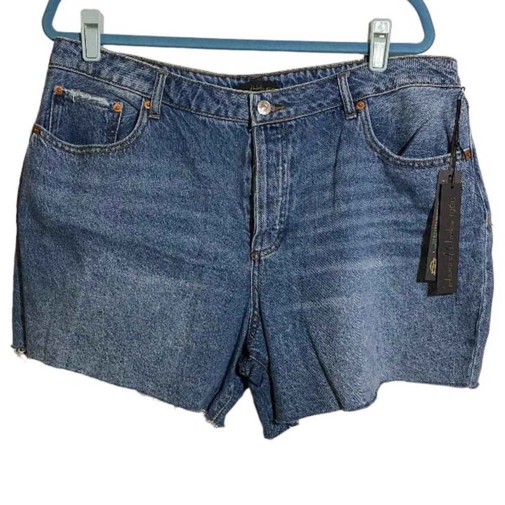 House of Harlow 1960 Denim Shorts High Rise Mom Midi Button Fly Women’s Size 33